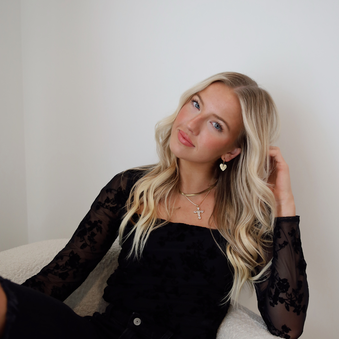 How to Style Minimalist Jewelry for Everyday Looks – Darling \u0026 Divine