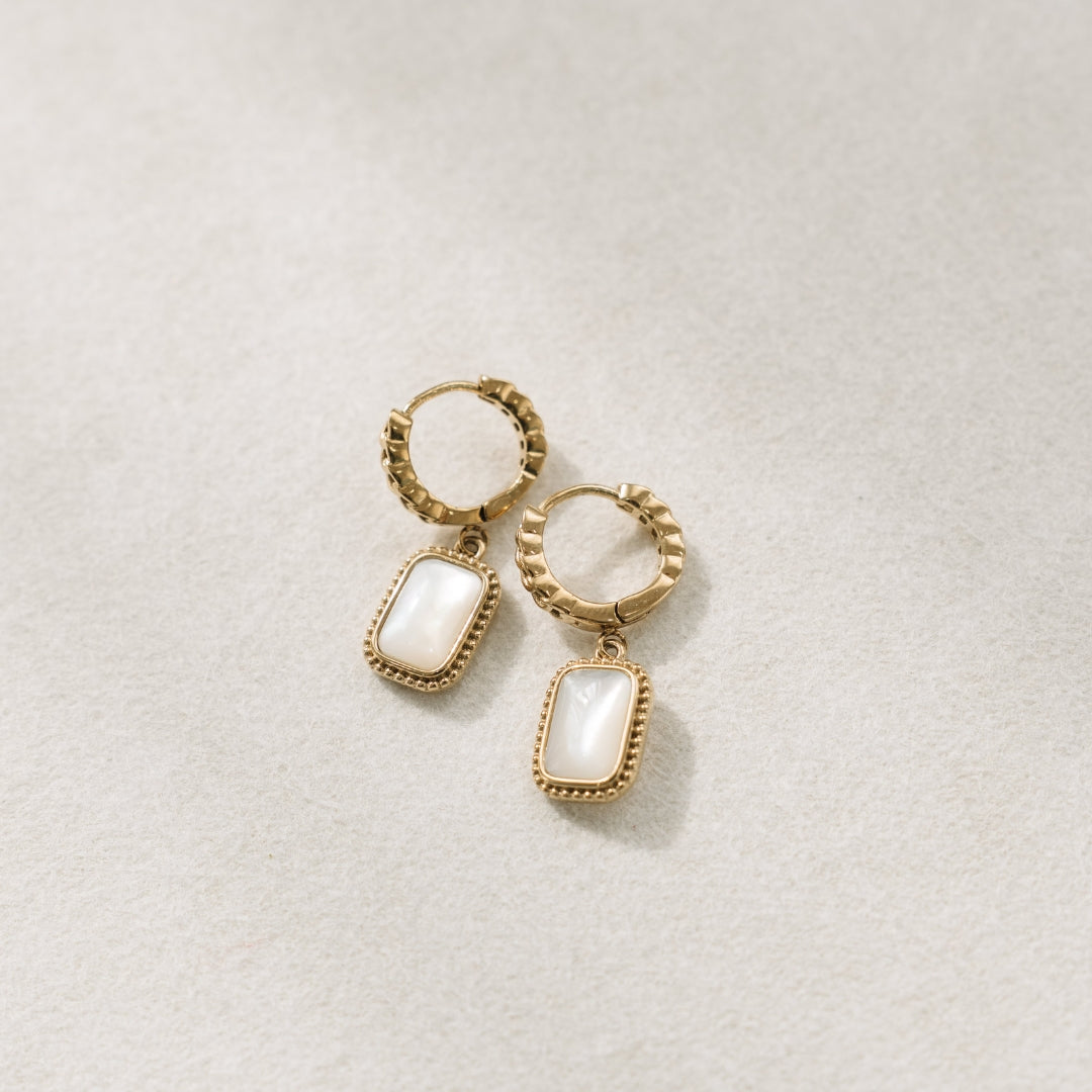 Gold foundation huggies