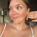 Model white top gold pearl hoops